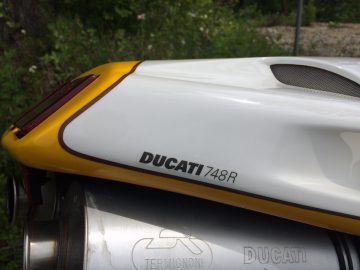 DUCATI 748Rだ