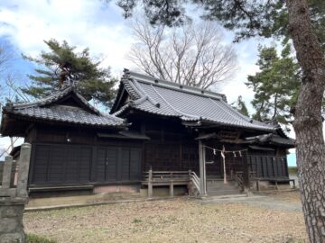 県社の拝殿まで登ってみた